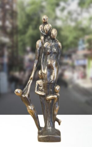 Bronzeskulptur “Par med 4 børn” af Stiig Kalsing – figurativ familieskulptur i massiv bronze