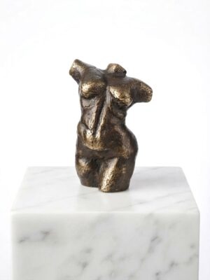 Kvindetorso med titlen “Livsdanser” – Brunpatineret